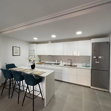 Apartment Piso Carballal, Fantastico Piso En Pleno Centro Leiro