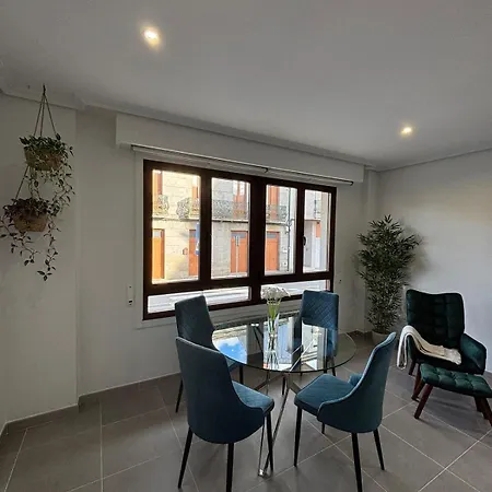 Apartment Piso Carballal, Fantastico Piso En Pleno Centro Leiro